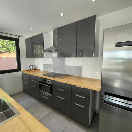 Arc-en-ciel 5 Star App A With Stunning Seaview