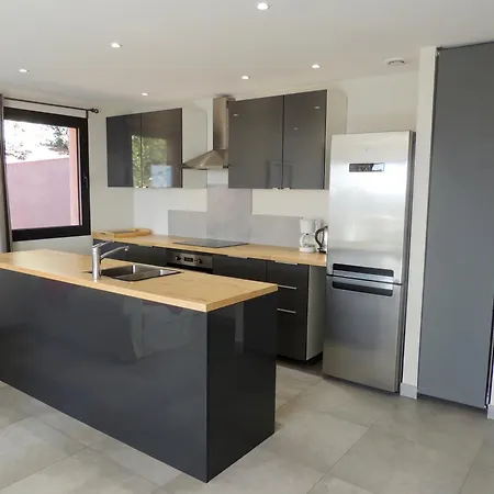 Arc-en-ciel 5 Star App A With Stunning Seaview *