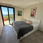 Arc-en-ciel 5 Star App A With Stunning Seaview Apartament