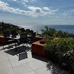 Arc-en-ciel 5 Star App A With Stunning Seaview Apartament