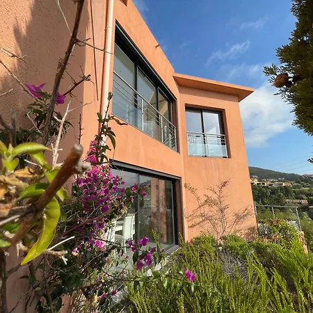 Arc-en-ciel 5 Star App A With Stunning Seaview