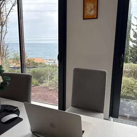 Arc-en-ciel 5 Star App A With Stunning Seaview