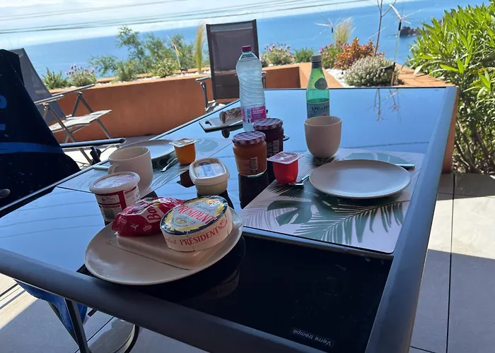 Arc-en-ciel 5 Star App A With Stunning Seaview شقة تيول سور مير